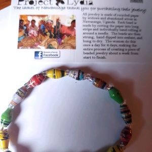 Paper bead bracelet